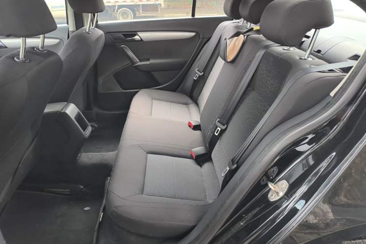 Used Volkswagen Lavida 2013 Revised Classic 1.6L Manual Fashion Edition Left Rear Seat