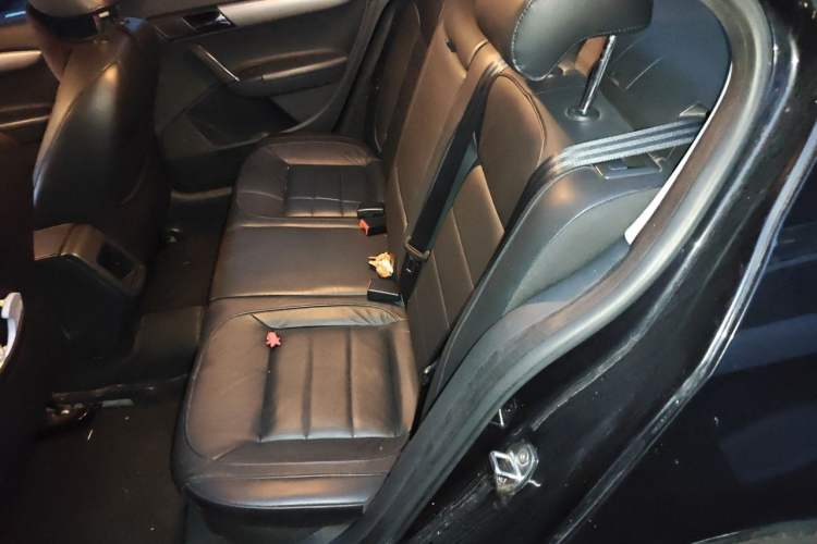 Used Volkswagen Lavida 2013 1.6L Automatic Comfort Edition Left Rear Seat
