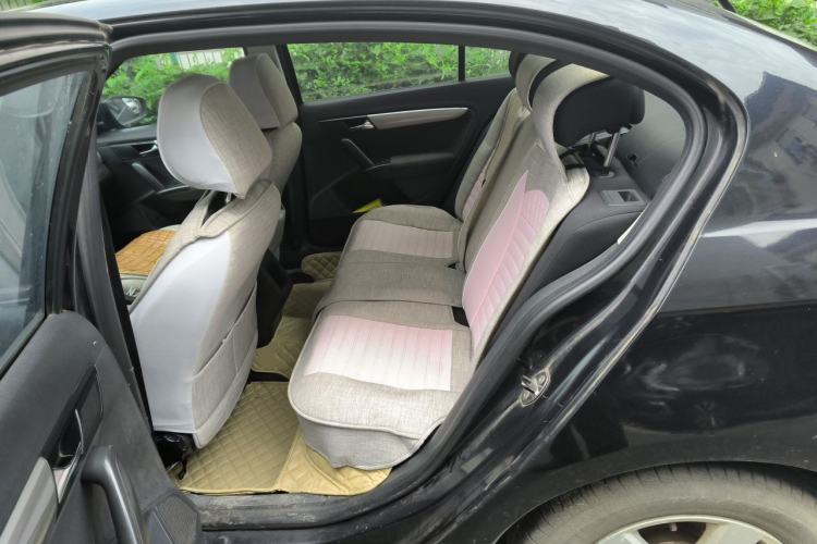 Used Volkswagen Lavida 2013 1.6L Automatic Fashion Edition Left Rear Seat
