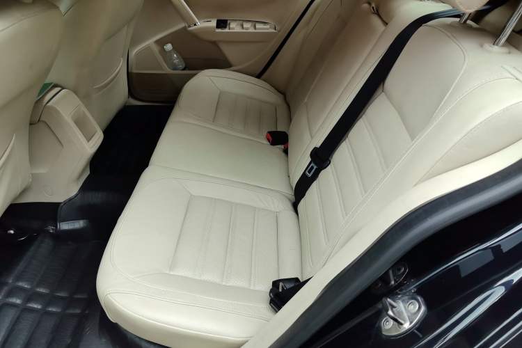 Used Volkswagen Lavida 2013 1.4TSI DSG Luxury Edition Left Rear Seat