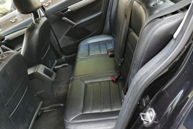 Used Volkswagen Lavida 2013 Revised Classic 1.6L Automatic Fashion Edition Left Rear Seat