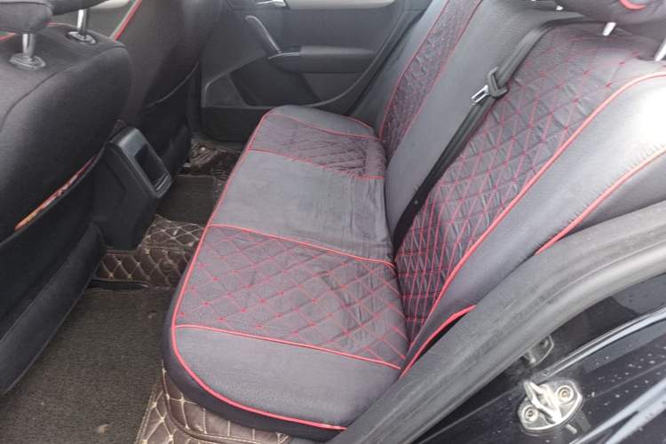 Used Volkswagen Lavida 2013 Revised Classic 1.6L Manual Fashion Edition Left Rear Seat
