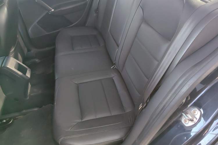 Used Volkswagen Lavida 2013 Revised Version 1.4 TSI DSG Comfort Edition Left Rear Seat