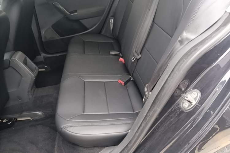 Used Volkswagen Lavida 2013 1.6L Manual Fashion Edition Left Rear Seat