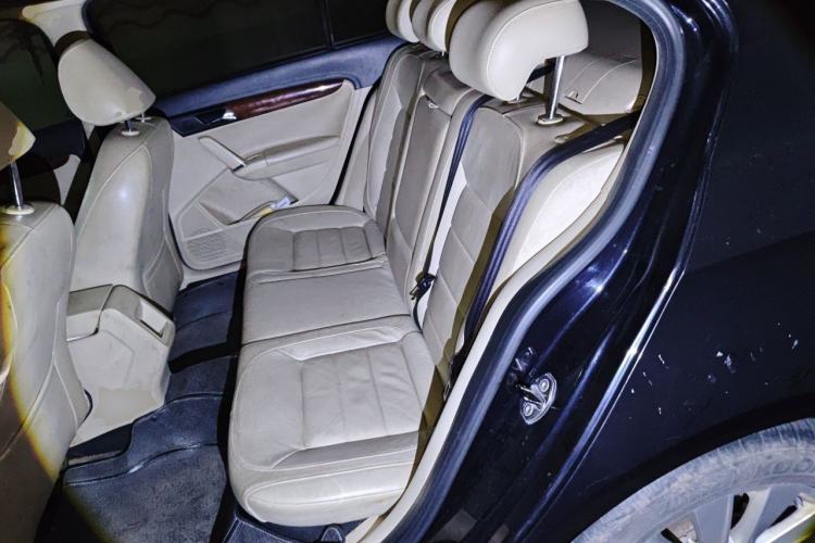 Used Volkswagen Lavida 2013 1.6L Automatic Comfort Edition Left Rear Seat