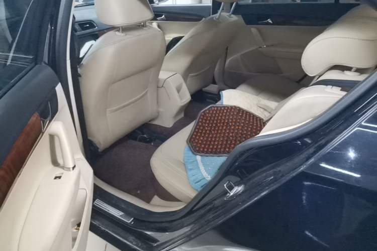 Used Volkswagen Lavida 2013 Revised Version 1.4 TSI DSG Comfort Edition Left Rear Seat