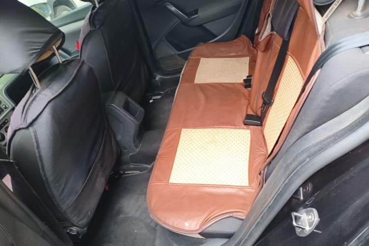 Used Volkswagen Lavida 2013 Revised Classic 1.6L Manual Fashion Edition Left Rear Seat