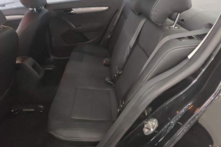 Used Volkswagen Lavida 2013 Revised Classic 1.6L Automatic Fashion Edition Left Rear Seat