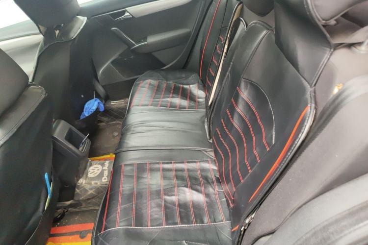 Used Volkswagen Lavida 2013 Revised Classic 1.6L Manual Fashion Edition Left Rear Seat
