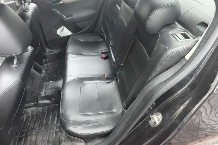 Used Volkswagen Lavida 2013 Revised Classic 1.6L Automatic Fashion Edition Left Rear Seat