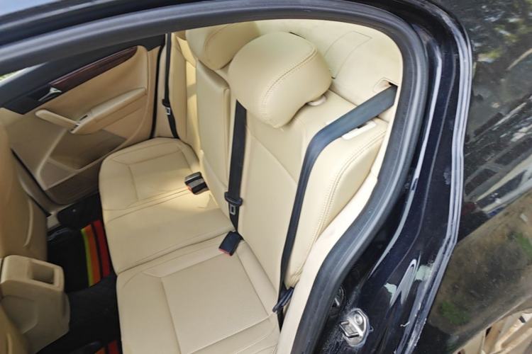 Used Volkswagen Lavida 2013 1.6L Automatic Fashion Edition Left Rear Seat