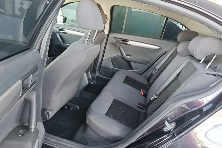 Used Volkswagen Lavida 2013 Revised Classic 1.6L Manual Fashion Edition Left Rear Seat