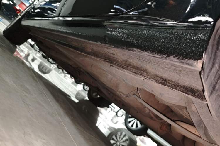 Used Volkswagen Lavida 2013 Restyled Classic 1.6L Automatic Comfort Edition Left Side Sill