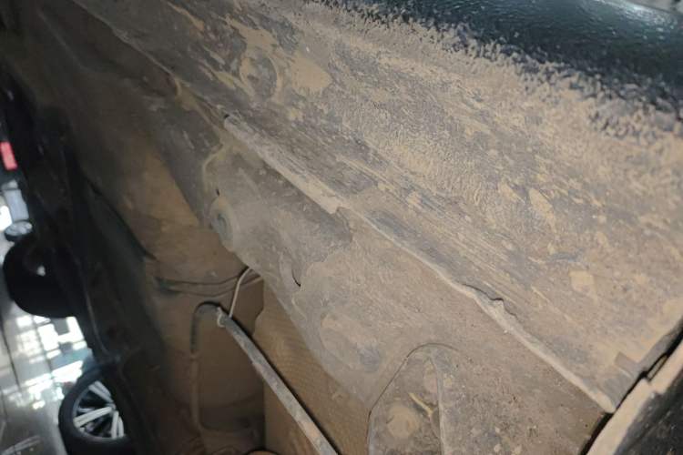 Used Volkswagen Lavida 2013 Revised Classic 1.6L Automatic Fashion Edition Left Side Sill