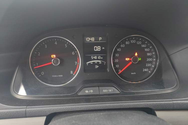Used Volkswagen Lavida 2013 Restyled Classic 1.6L Automatic Comfort Edition Odometer Close Up