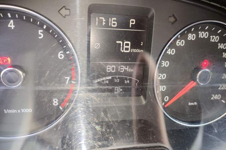 Used Volkswagen Lavida 2013 Revised Version 1.4 TSI DSG Comfort Edition Odometer Close Up