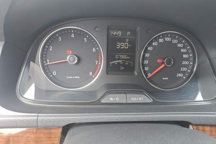 Used Volkswagen Lavida 2013 Restyled Classic 1.6L Automatic Comfort Edition Odometer Close Up