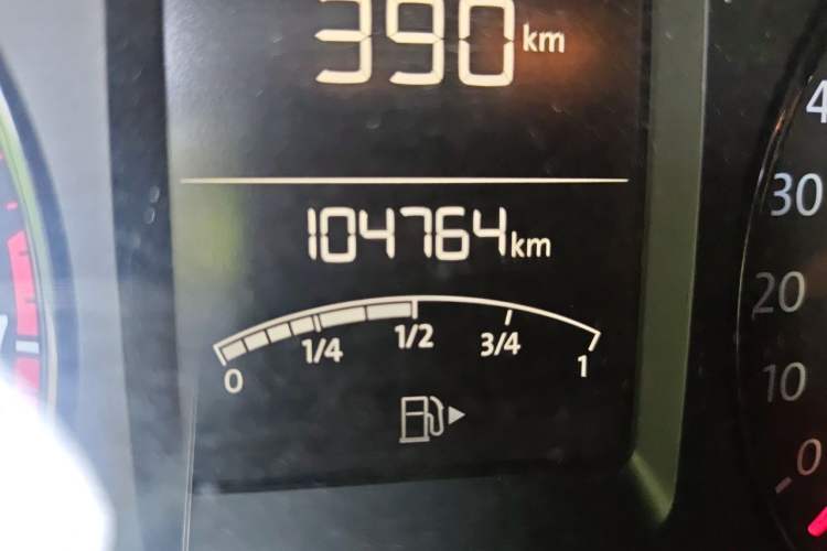 Used Volkswagen Lavida 2013 Revised Classic 1.6L Manual Fashion Edition Odometer Close Up