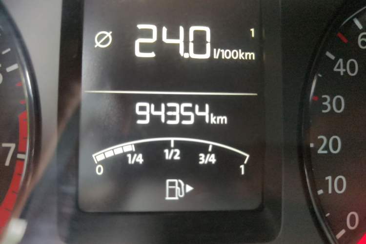 Used Volkswagen Lavida 2013 Revised Classic 1.6L Manual Fashion Edition Odometer Close Up