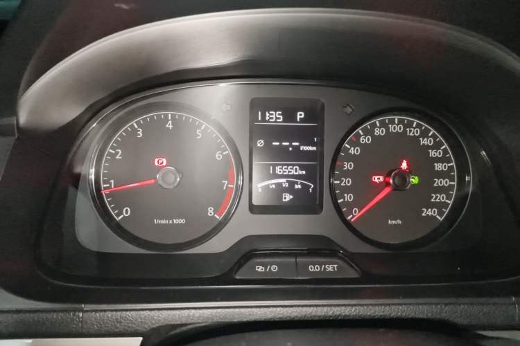 Used Volkswagen Lavida 2013 Revised Classic 1.6L Automatic Fashion Edition Odometer Close Up