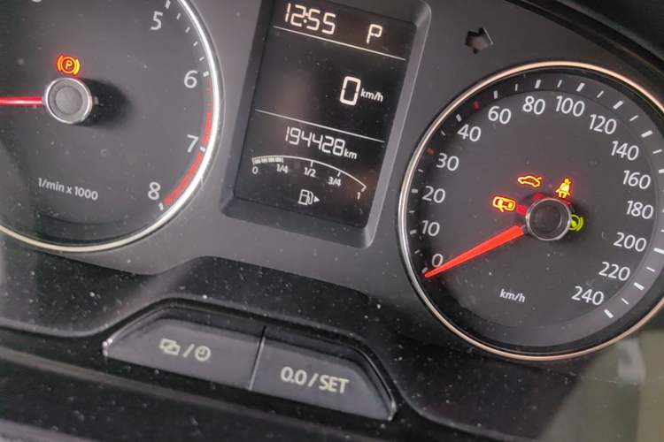 Used Volkswagen Lavida 2013 Revised Version 1.4 TSI DSG Comfort Edition Odometer Close Up