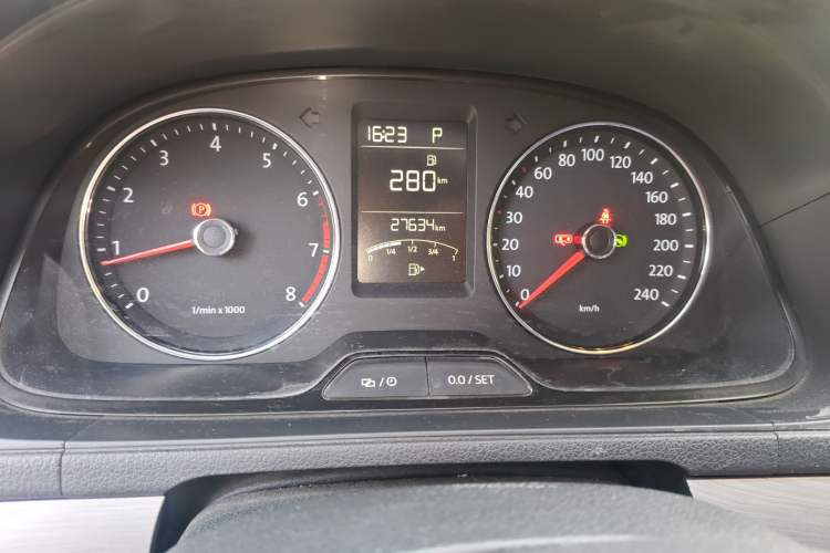 Used Volkswagen Lavida 2013 Restyled Classic 1.6L Automatic Comfort Edition Odometer Close Up