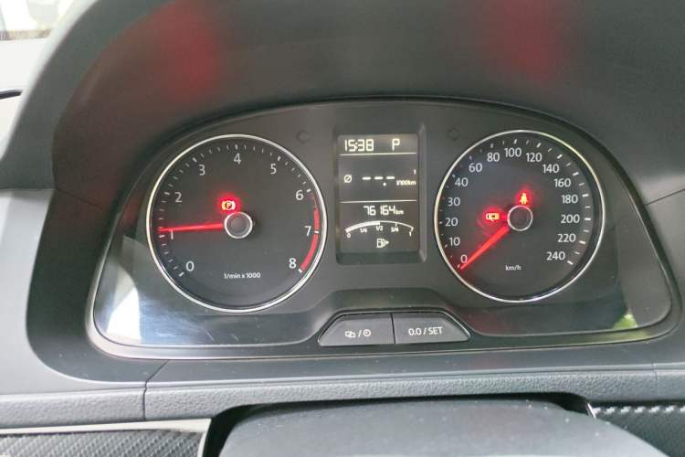 Used Volkswagen Lavida 2013 Revised Version 1.4 TSI DSG Comfort Edition Odometer Close Up