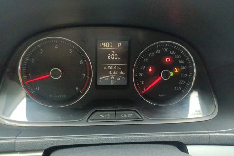 Used Volkswagen Lavida 2013 1.4TSI DSG Comfort Edition Odometer Close Up