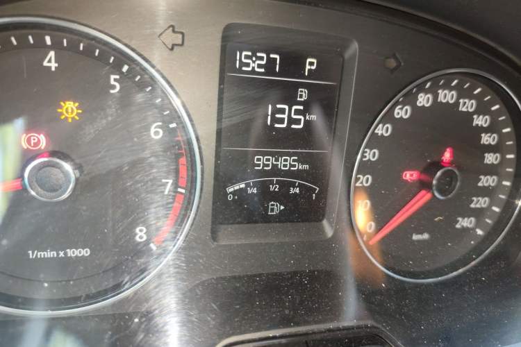 Used Volkswagen Lavida 2013 Revised Version 1.4 TSI DSG Comfort Edition Odometer Close Up