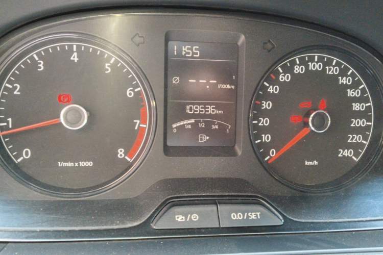 Used Volkswagen Lavida 2013 Revised Classic 1.6L Manual Fashion Edition Odometer Close Up