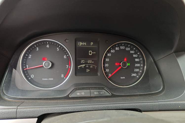 Used Volkswagen Lavida 2013 Restyled Classic 1.6L Automatic Comfort Edition Odometer Close Up