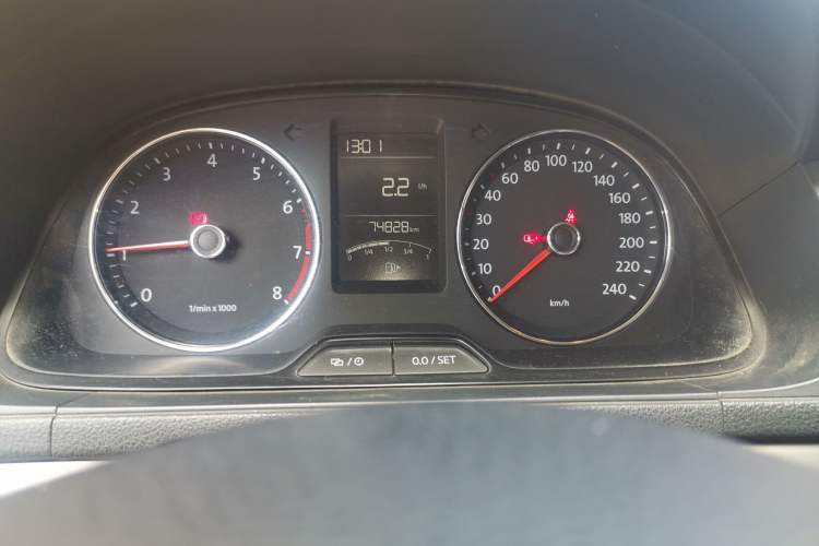 Used Volkswagen Lavida 2013 Restyled Classic 1.6L Manual Comfort Edition Odometer Close Up