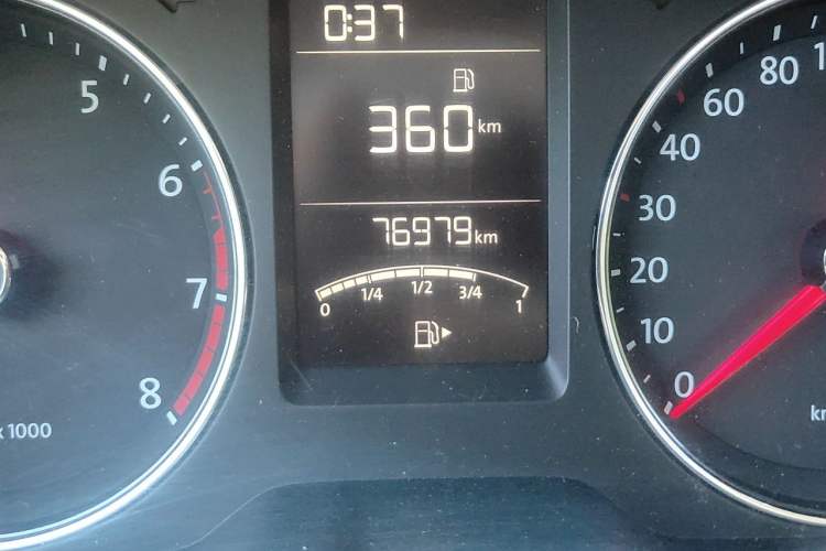 Used Volkswagen Lavida 2013 Restyled Classic 1.6L Manual Comfort Edition Odometer Close Up