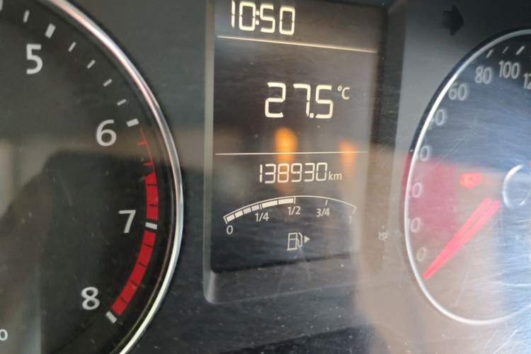 Used Volkswagen Lavida 2013 Restyled Classic 1.6L Manual Comfort Edition Odometer Close Up