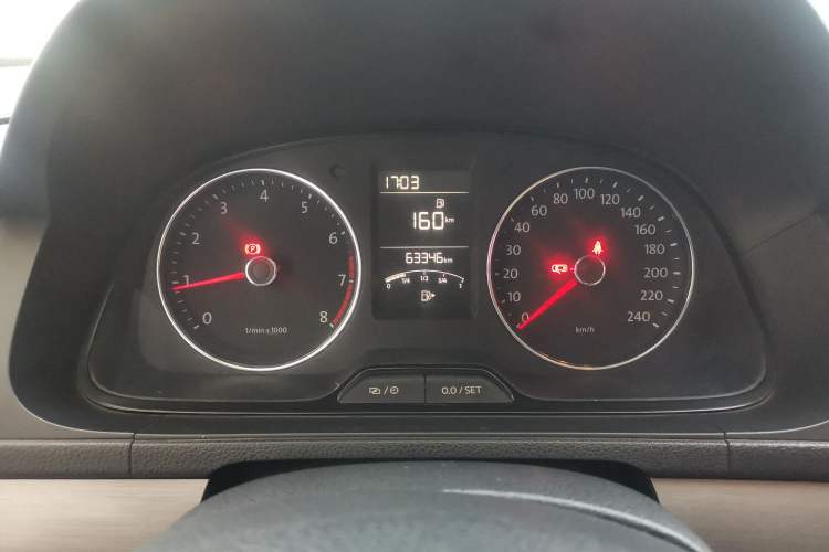 Used Volkswagen Lavida 2013 Revised Version 1.4 TSI Manual Comfort Edition Odometer Close Up