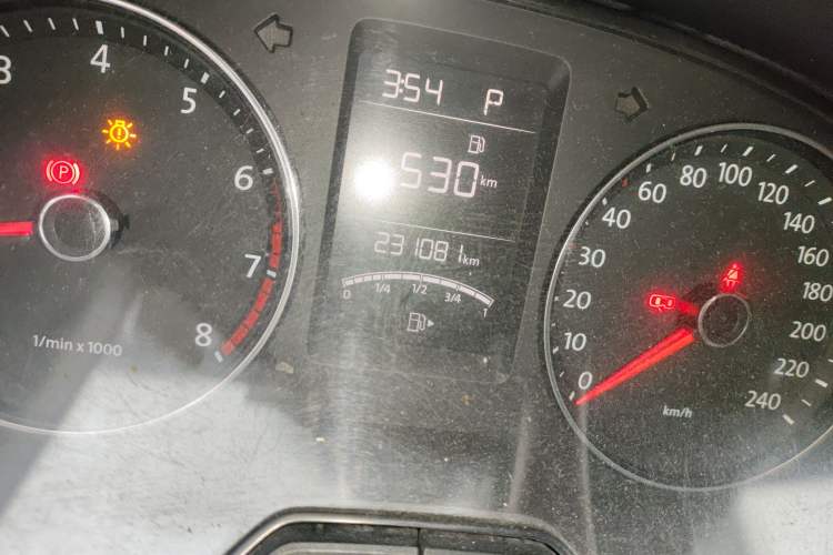 Used Volkswagen Lavida 2013 Restyled Classic 1.6L Automatic Comfort Edition Odometer Close Up