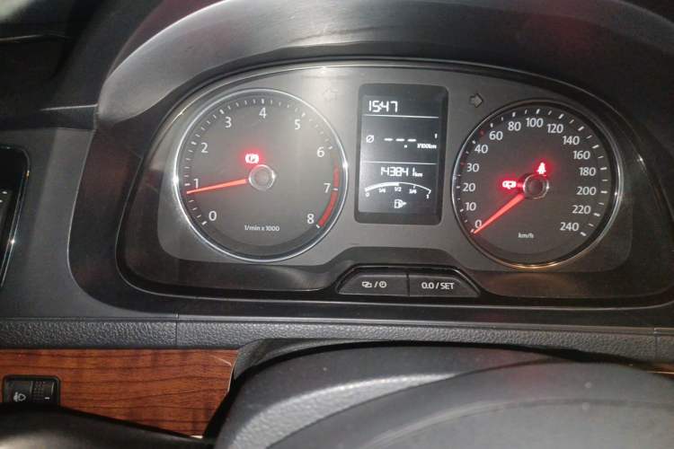 Used Volkswagen Lavida 2013 Restyled Classic 1.6L Manual Comfort Edition Odometer Close Up