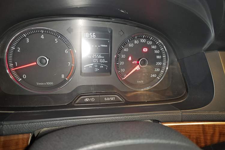 Used Volkswagen Lavida 2013 1.4TSI Manual Comfort Edition Odometer Close Up