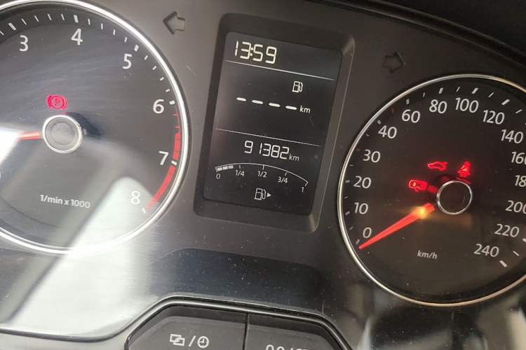 Used Volkswagen Lavida 2013 Restyled Classic 1.6L Manual Comfort Edition Odometer Close Up