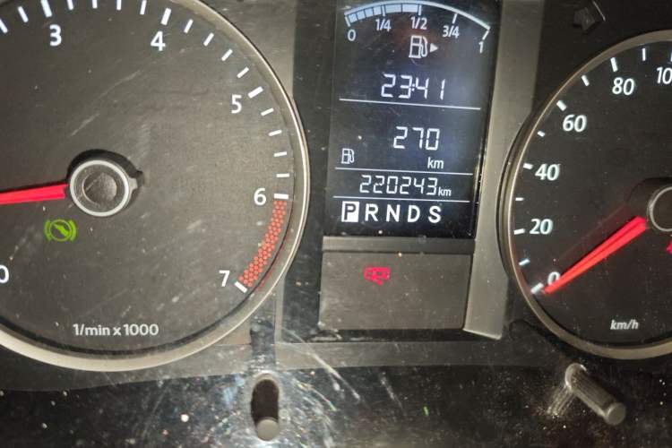 Used Volkswagen Lavida 2013 Classic 1.6L Automatic Fashion Edition Odometer Close Up