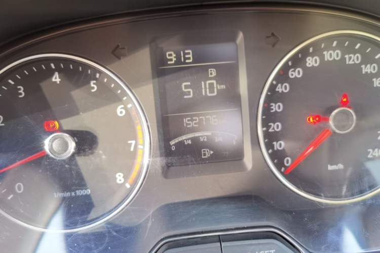 Used Volkswagen Lavida 2013 Revised Version 1.4 TSI Manual Luxury Edition Odometer Close Up