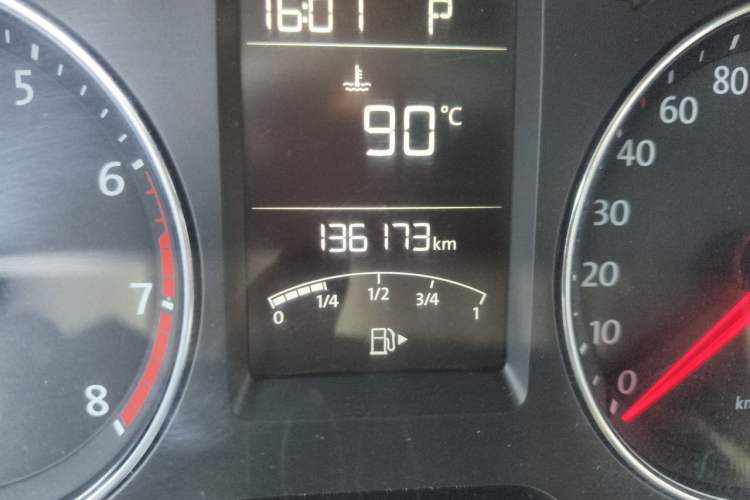 Used Volkswagen Lavida 2013 Revised Version 1.6L Automatic Luxury Edition Odometer Close Up