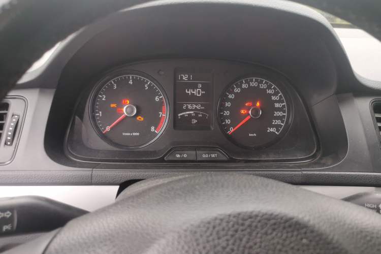 Used Volkswagen Lavida 2013 Revised Classic 1.6L Manual Fashion Edition Odometer Close Up