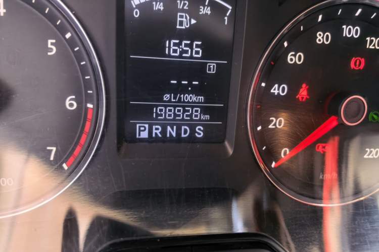 Used Volkswagen Lavida 2013 1.6L Automatic Comfort Edition Odometer Close Up