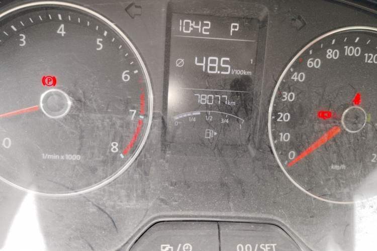 Used Volkswagen Lavida 2013 Restyled Classic 1.6L Automatic Comfort Edition Odometer Close Up