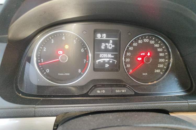 Used Volkswagen Lavida 2013 Restyled Classic 1.6L Manual Comfort Edition Odometer Close Up