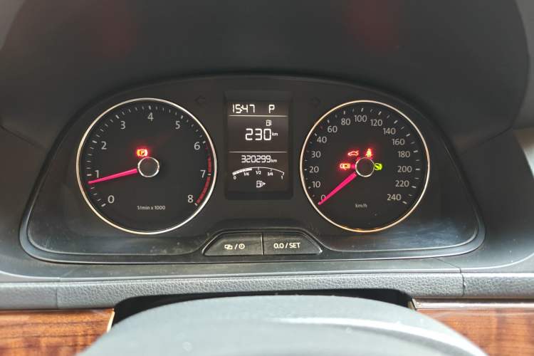 Used Volkswagen Lavida 2013 Restyled Classic 1.6L Automatic Comfort Edition Odometer Close Up