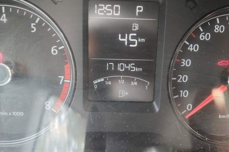 Used Volkswagen Lavida 2013 Revised Classic 1.6L Automatic Fashion Edition Odometer Close Up