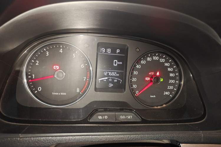 Used Volkswagen Lavida 2013 1.6L Automatic Comfort Edition Odometer Close Up