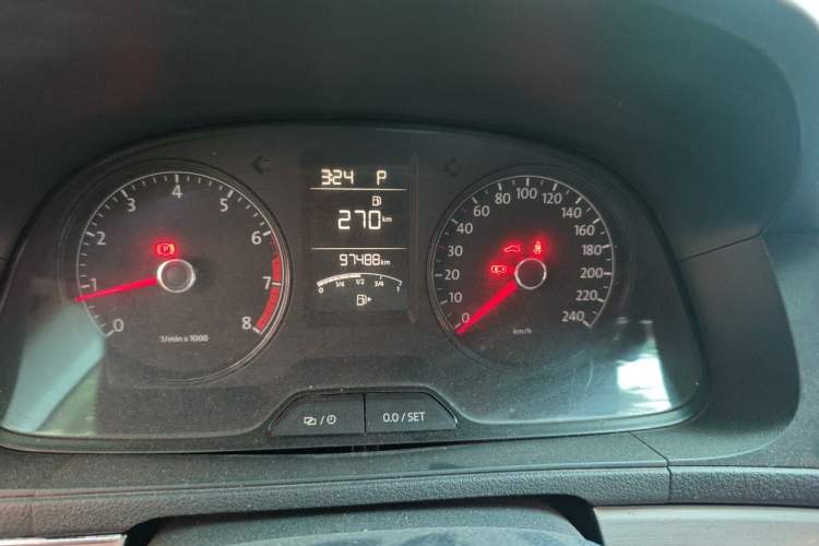 Used Volkswagen Lavida 2013 Revised Classic 1.6L Automatic Fashion Edition Odometer Close Up